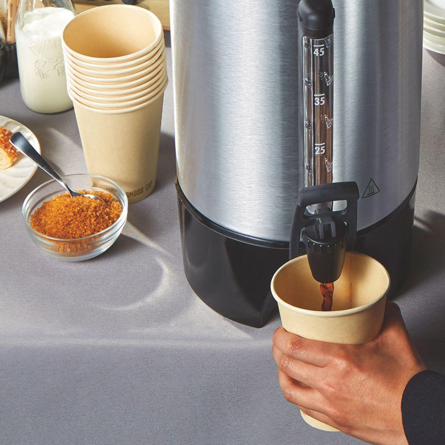 Cafetera Percoladora Hamilton Beach 45 Tazas Gris 40520R