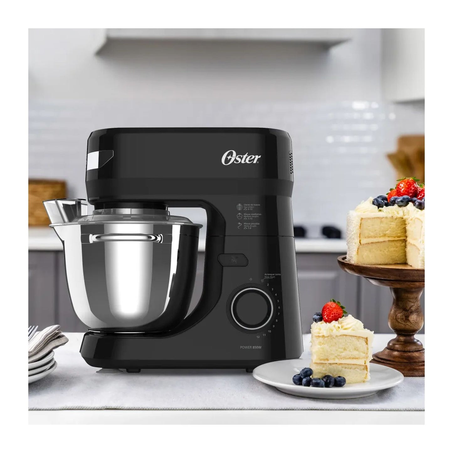 Batidora de Pedestal Oster 12 Velocidades Negra FPSTSMPL2B