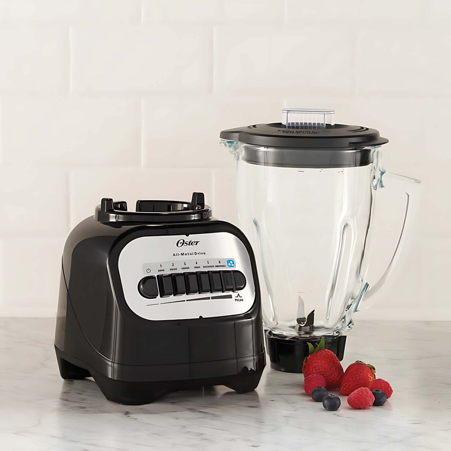 Licuadora Oster Vaso de Vidrio 1.5 Litros 6 Velocidades Negra BLSTCAG4551B