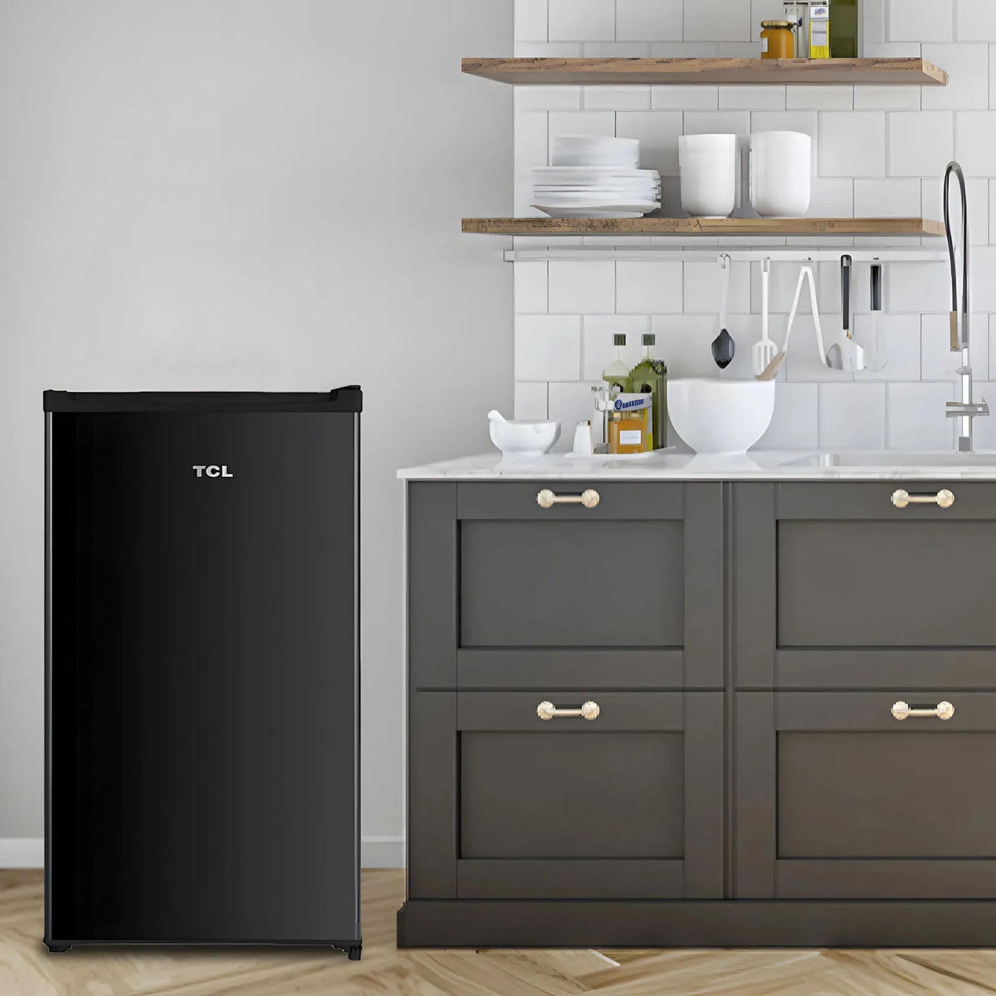 Frigobar TCL 4.4. Pies Cúbicos Negro TSD44B