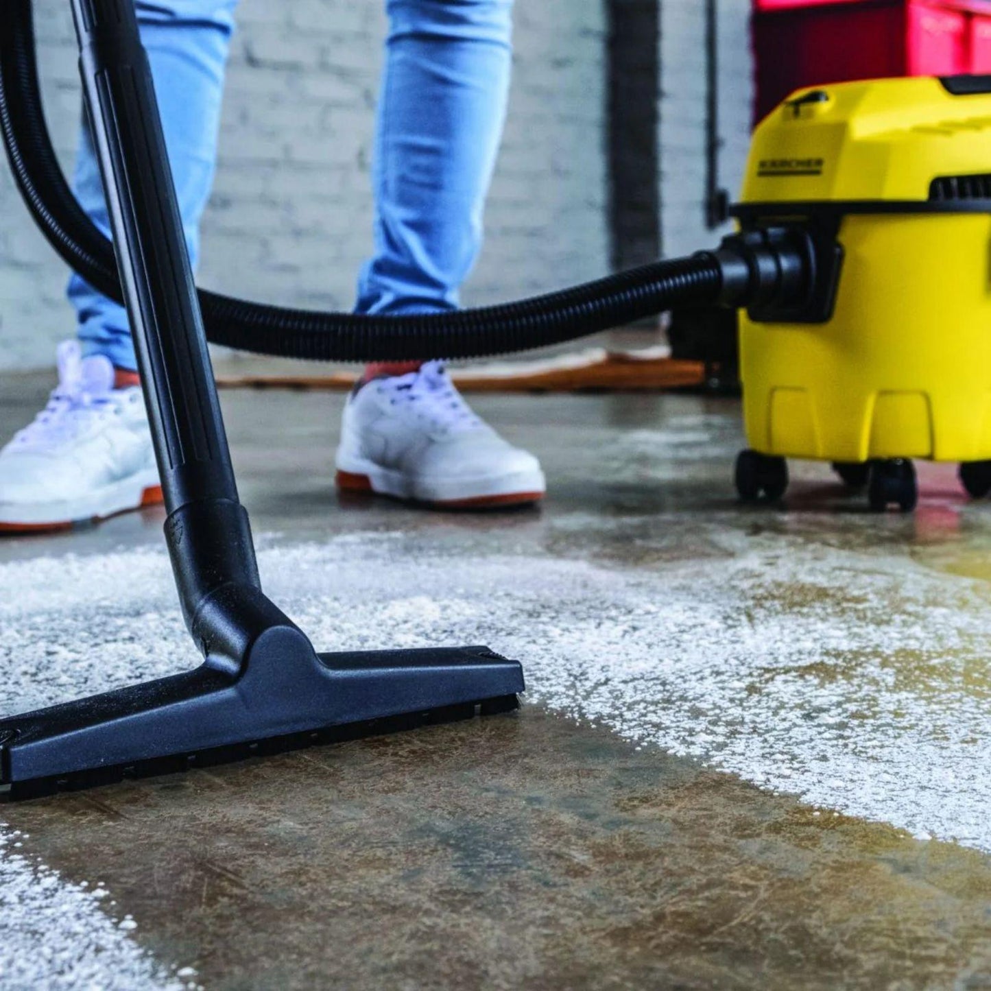 Aspiradora Karcher 10 Litros para Sólidos y Líquidos WDL1