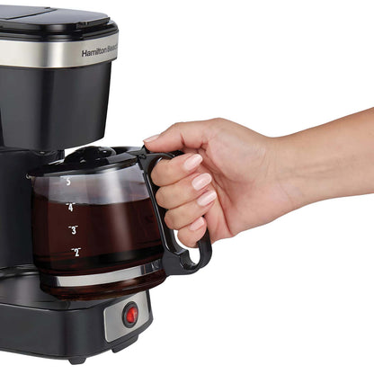 Cafetera Compacta Hamilton Beach para 5 Tazas FrontFill 46110