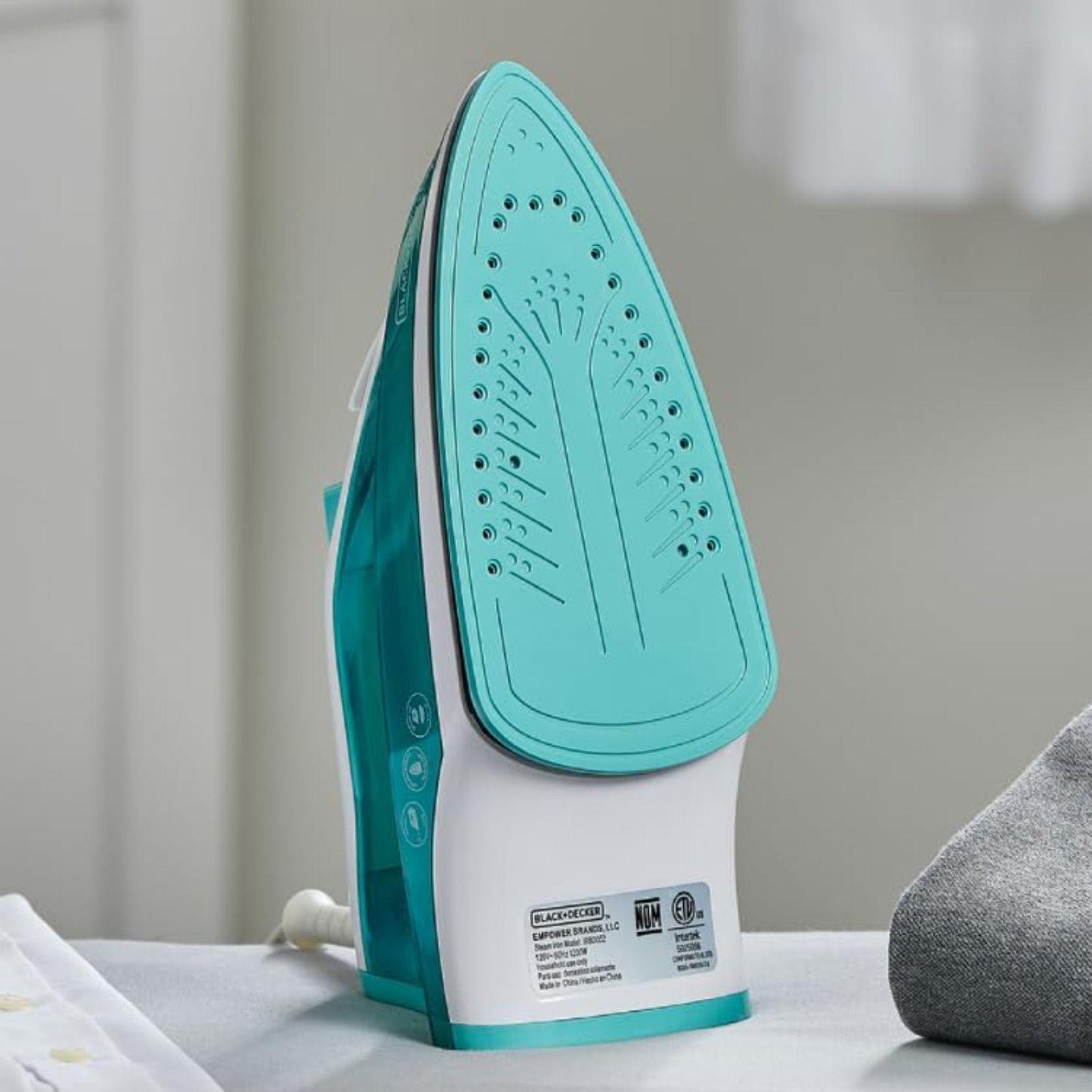 Plancha de Vapor Black+Decker TrueGlide Verde IRBD352