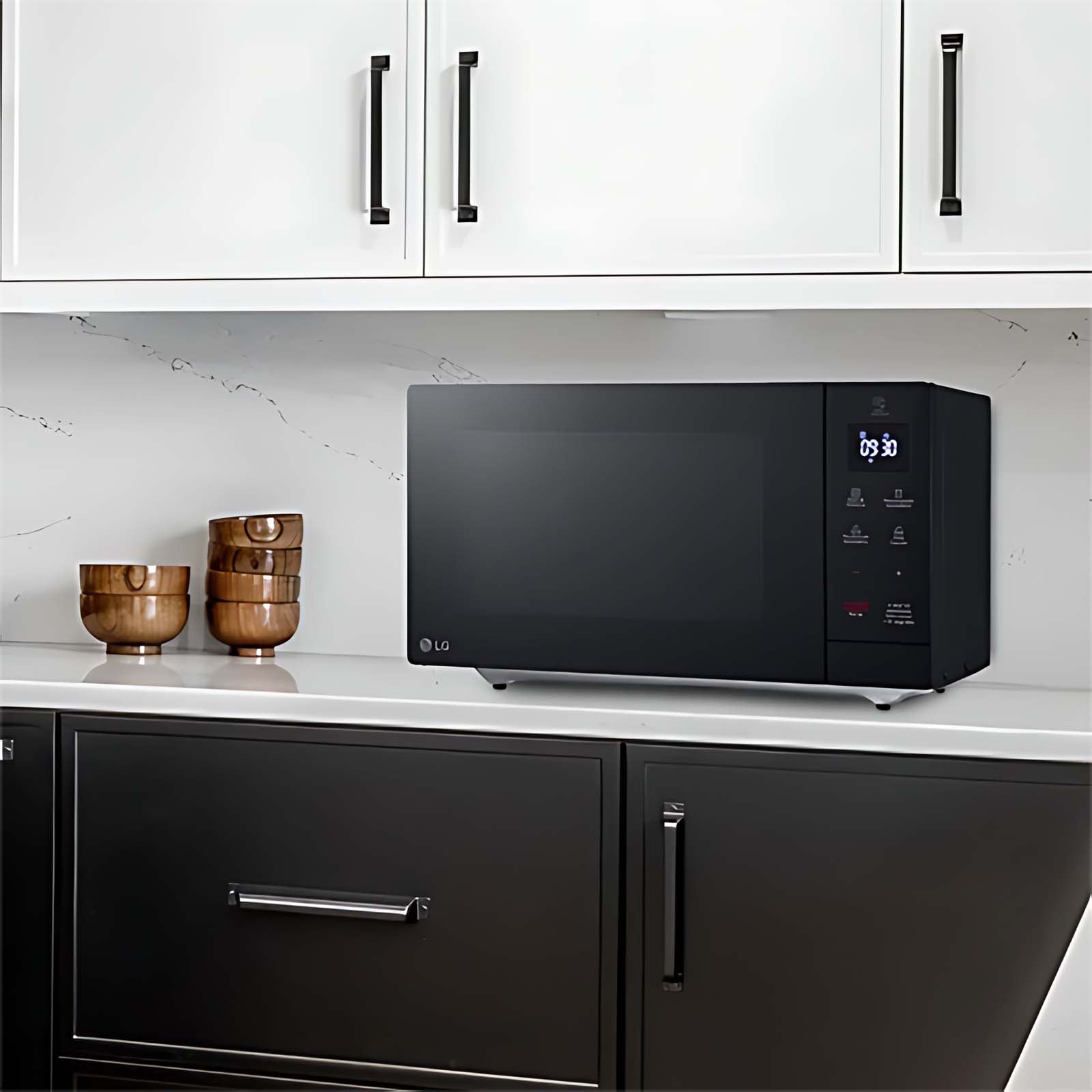 Horno de Microondas LG 1.1 Pies Cúbicos Negro MS3032JAS – MegaAudio