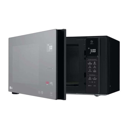 Horno de Microondas NeoChef 1.5 Pies Cúbicos LG MS1596DIR
