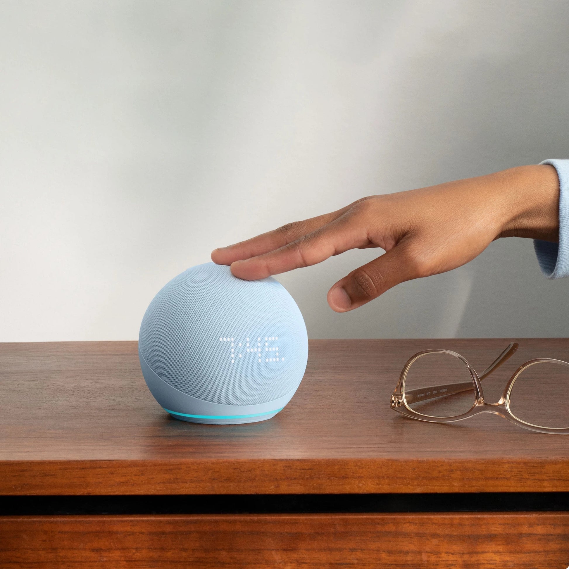 Alexa Echo Dot 5ta Generacion Con Reloj-Bocina Inteligente - Azul