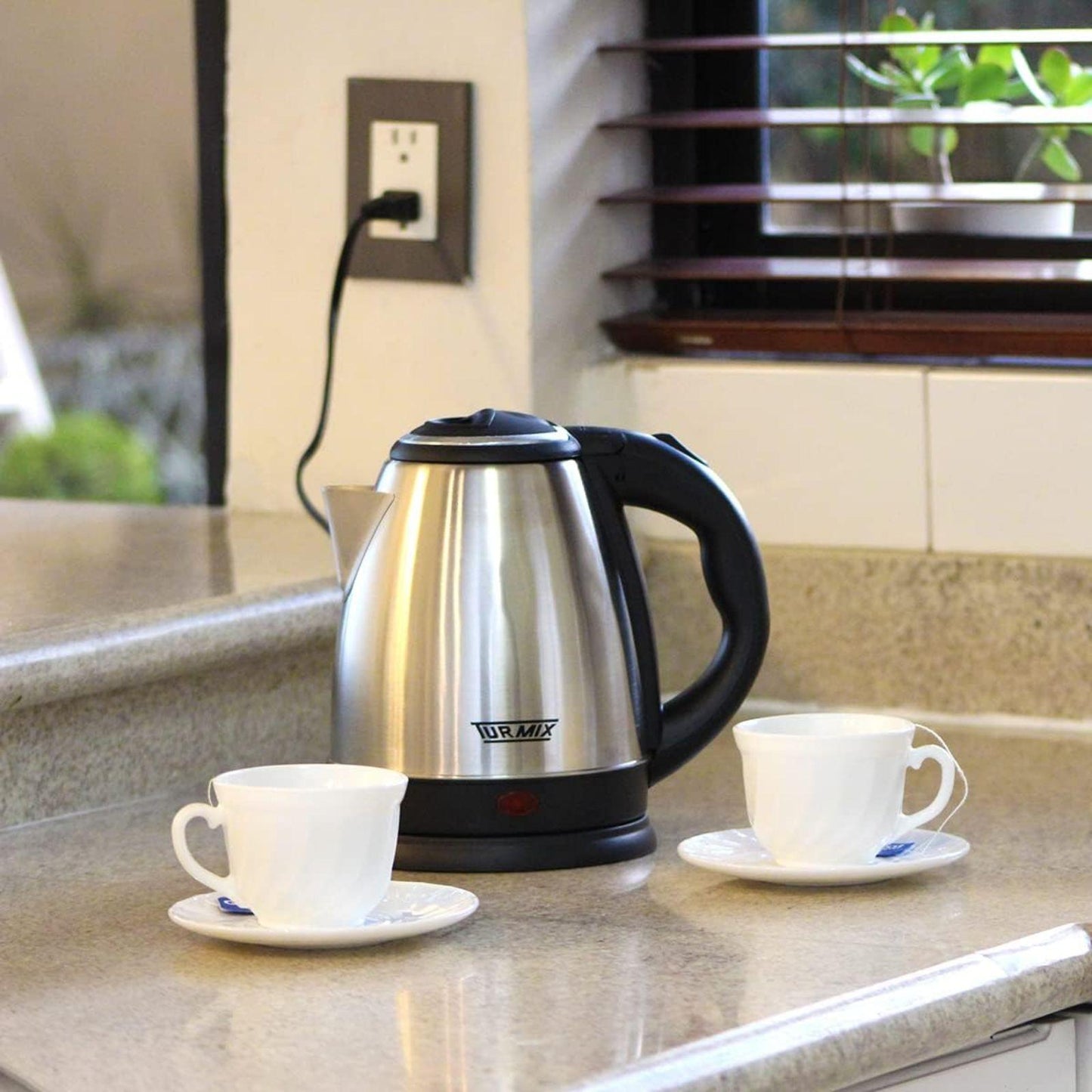 Jarra Eléctrica Turmix 1.5 Litros Acero Inoxidable TU32