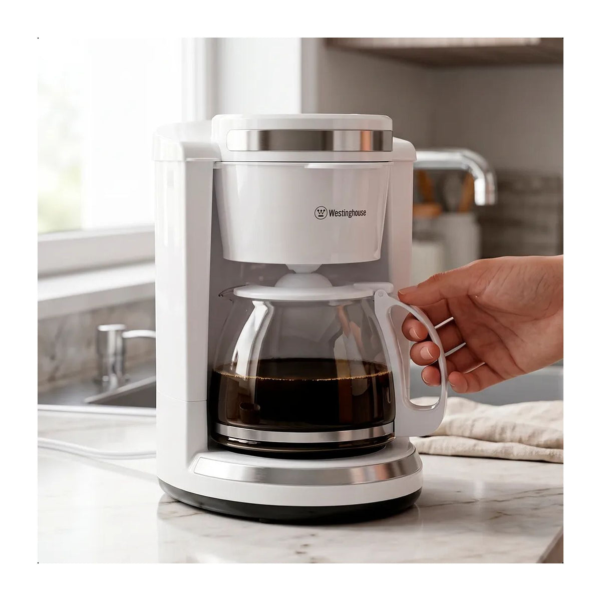 Cafetera Westinghouse 12 Tazas Blanca WKCMYD19WH